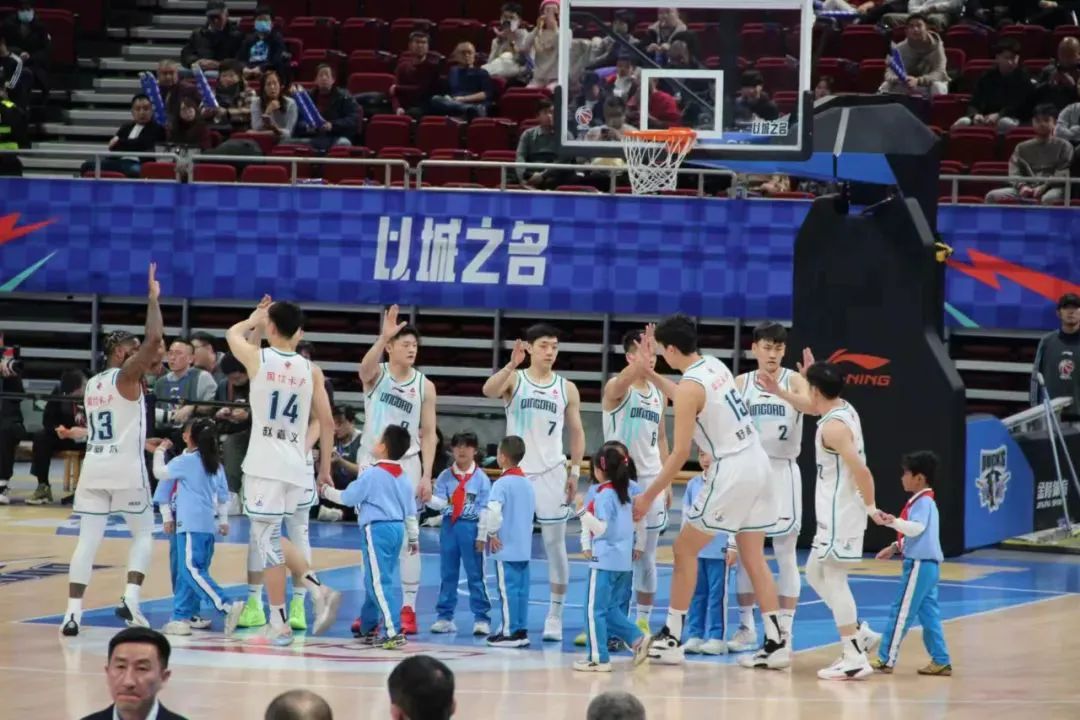为什么大前锋在比赛中需要特别的体能训练?_1